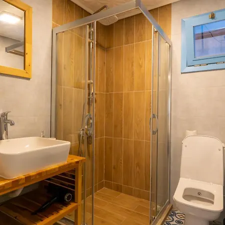 Woodstock Hotel 2*