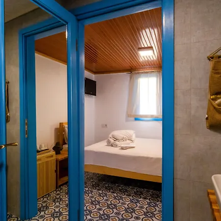 Woodstock Hotel 2*