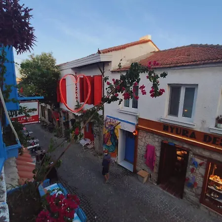 Woodstock 2* Alacati